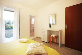 Apartments Topic Baska Voda