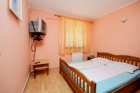 Apartments Mira