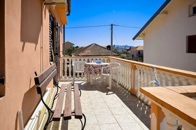 Apartments Mira