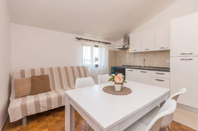 Apartment Quartz