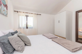 Apartment Quartz