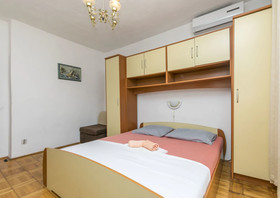 Apartment and Rooms Lile