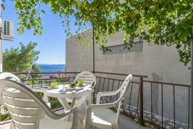 Apartment and Rooms Lile