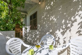 Apartment and Rooms Lile
