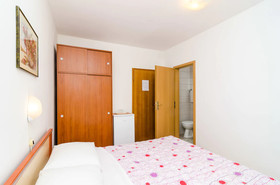 Apartments & Rooms Cina