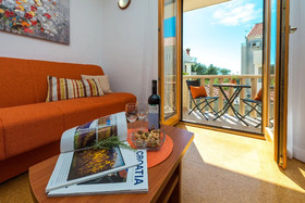 Apartments & Rooms Cina