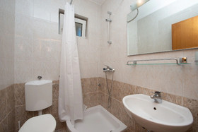 Apartments & Rooms Cina