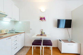 Apartments & Rooms Cina