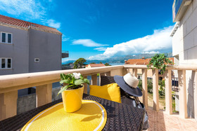 Apartments & Rooms Cina