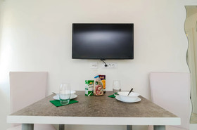 Apartments & Rooms Cina
