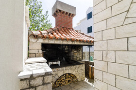 Apartments & Rooms Cina
