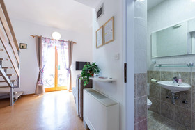Apartments & Rooms Cina