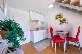 Apartments & Rooms Cina