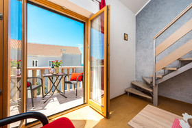Apartments & Rooms Cina