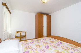Apartments & Rooms Cina