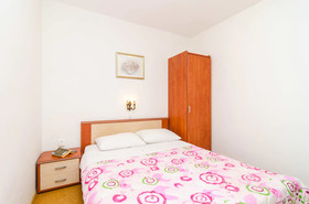 Apartments & Rooms Cina