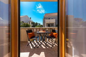 Apartments & Rooms Cina