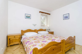 Apartments & Rooms Cina