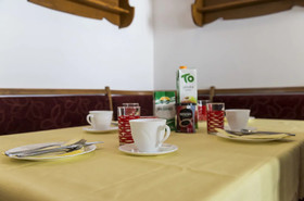 Apartments & Rooms Cina