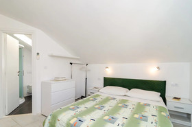Apartments & Rooms Cina