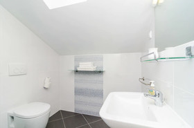 Apartments & Rooms Cina