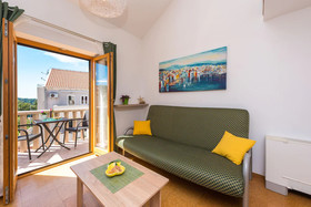Apartments & Rooms Cina