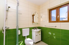 Apartments & Rooms Cina
