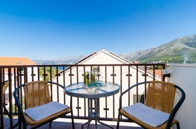 Apartments & Rooms Cina