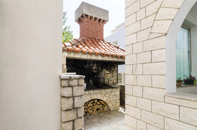 Apartments & Rooms Cina