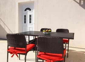 Apartments Dubreta