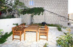 Apartments Dubreta