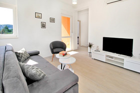 Bacan Family Apartments