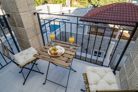 Residence & Pool Villa Schwarz Suites