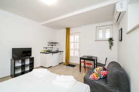 Residence & Pool Villa Schwarz Suites