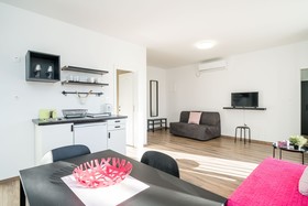 Residence & Pool Villa Schwarz Suites