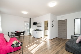 Residence & Pool Villa Schwarz Suites