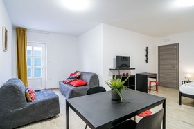 Residence & Pool Villa Schwarz Suites