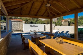 Residence & Pool Villa Schwarz Suites