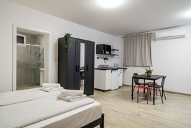Residence & Pool Villa Schwarz Suites