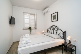 Residence & Pool Villa Schwarz Suites