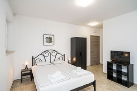 Residence & Pool Villa Schwarz Suites