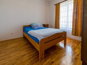 Apartment Goran
