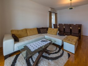 Apartment Goran