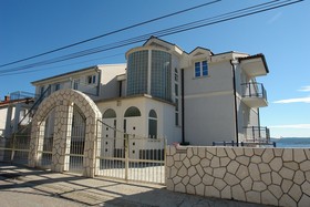 Apartment Goran