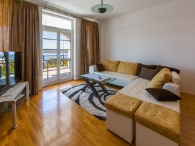 Apartment Goran