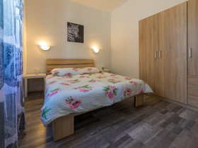 Apartment Iva Man