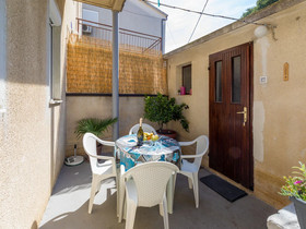 Apartment Iva Man