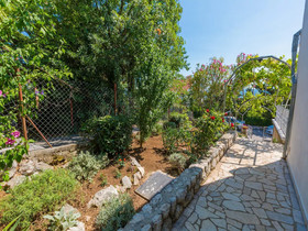 Apartments Adrasteja