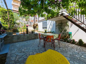 Apartments Adrasteja
