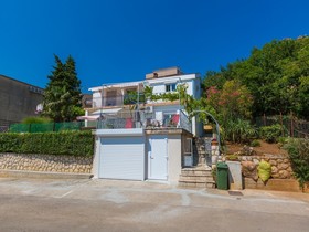 Apartments Adrasteja